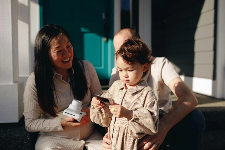 deux parents et leur enfant